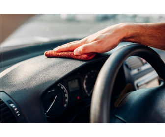 Resultado final de como limpar o painel de carro corretamente sem danificar as peças