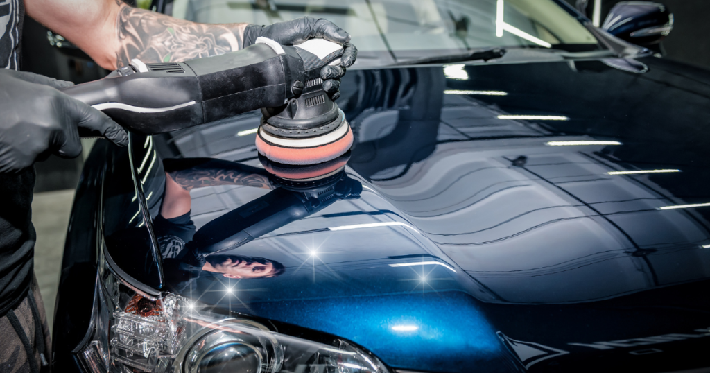 Estética automotiva com polimento técnico para valorização da pintura do carro