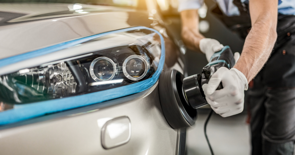 Serviços de estética automotiva:  polimento técnico para recuperar brilho da pintura.